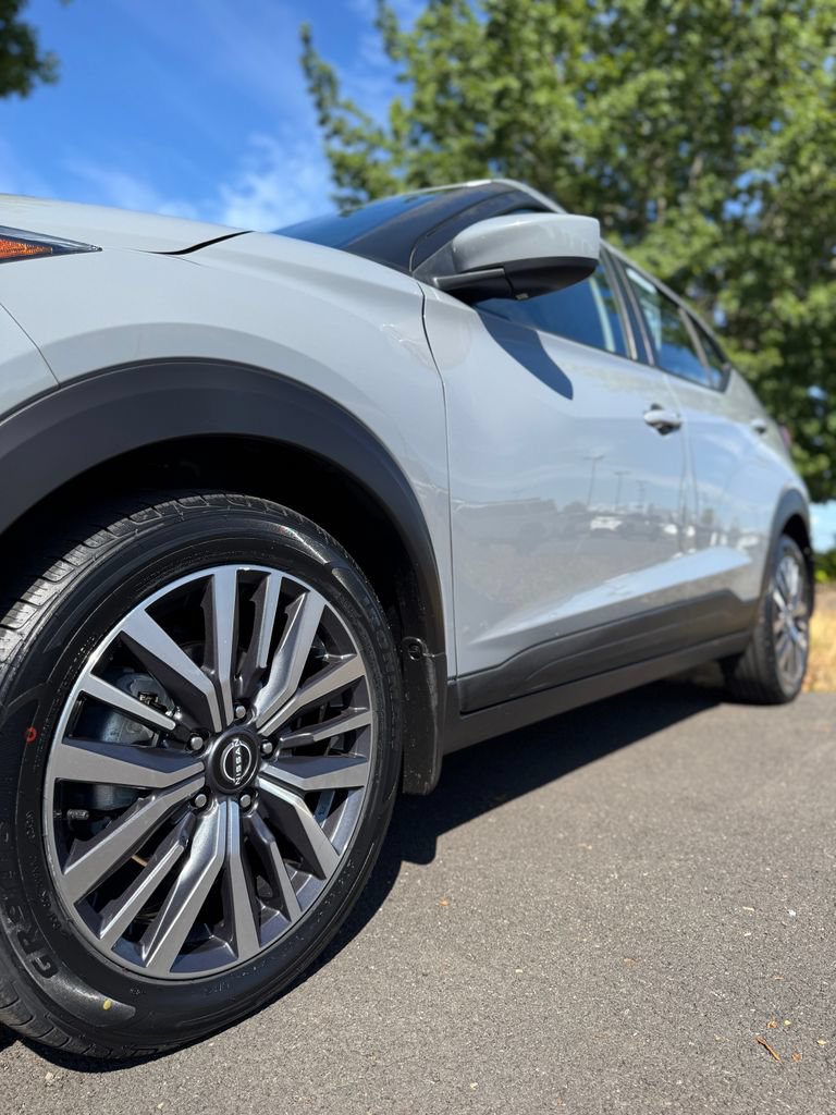 Used 2023 Nissan Kicks SV FWD image 37