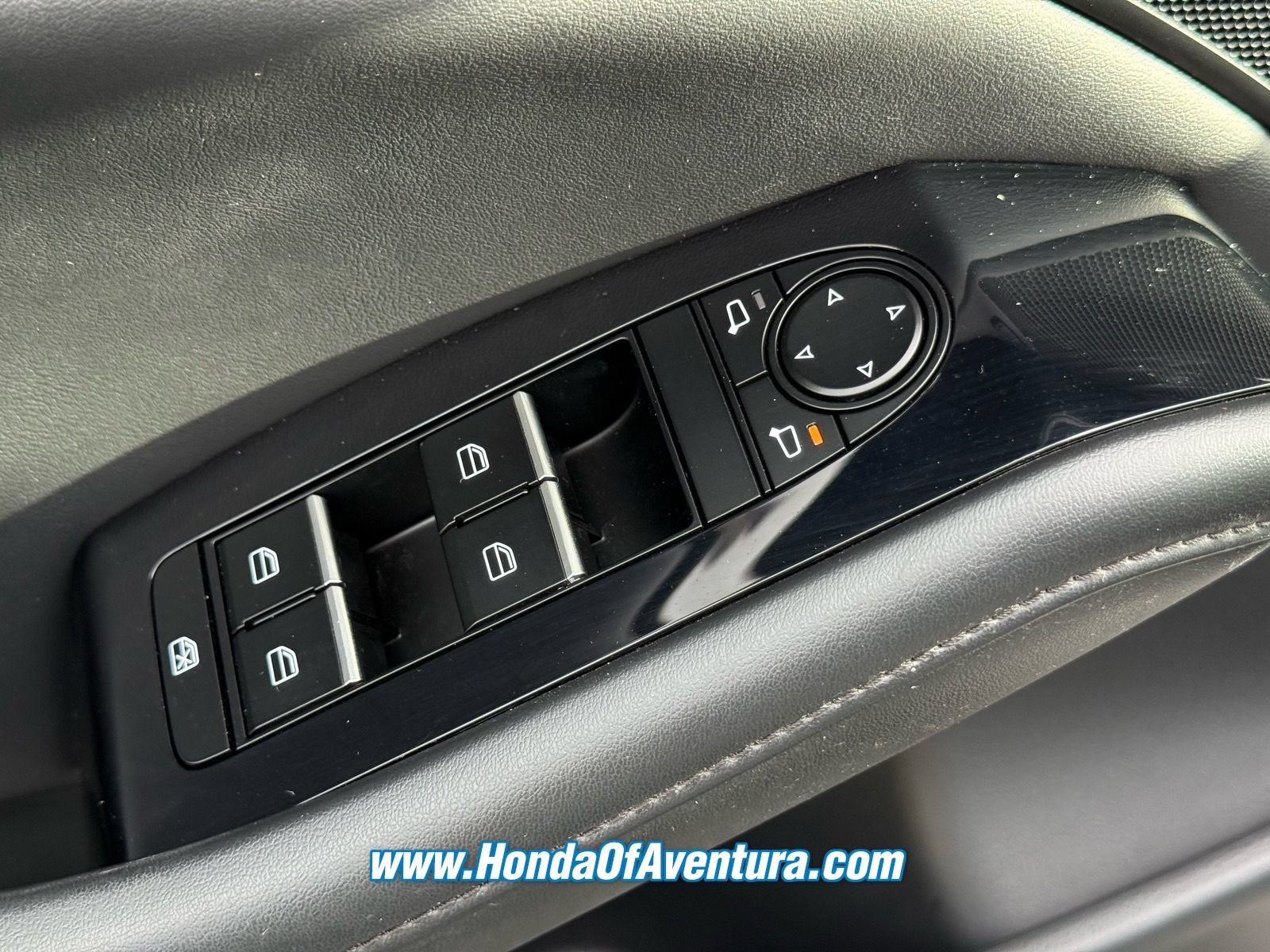 Used 2024 MAZDA MAZDA3 s FWD image 19
