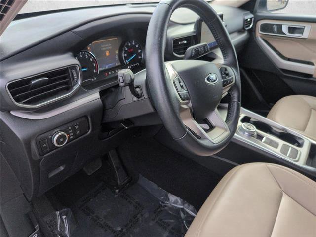 Used 2024 Ford Explorer XLT w/ Equipment Group 202A image 10
