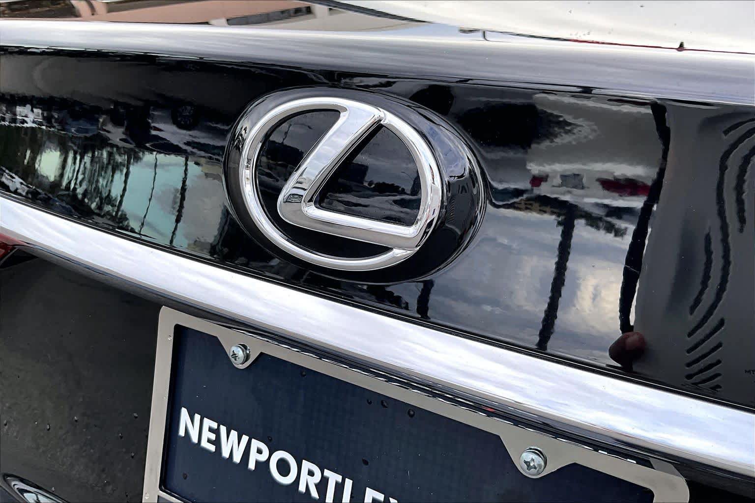 Used 2016 Lexus LS 460 w/ Comfort Package RWD image 28