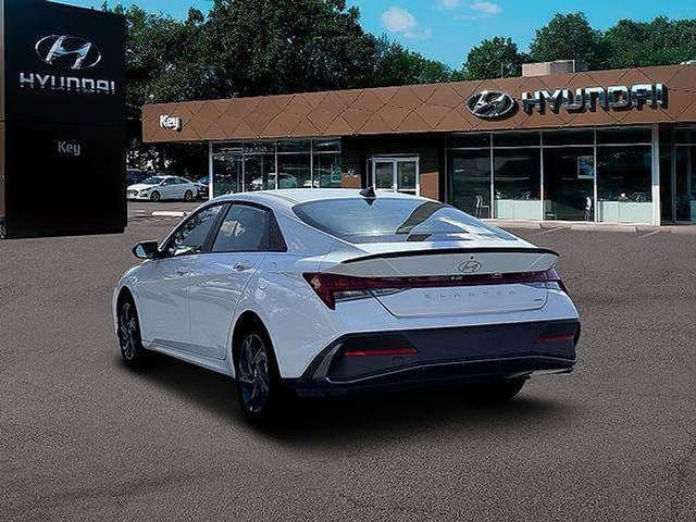 New 2026 Hyundai Elantra SEL FWD image 7