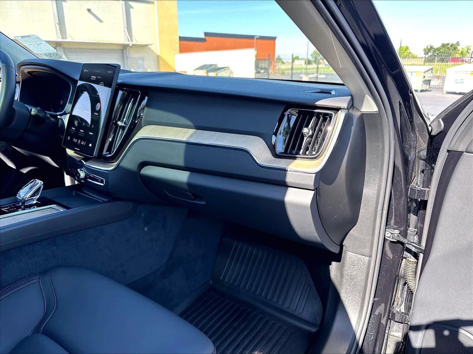 Used 2026 Volvo XC60 B5 Plus w/ Climate Package AWD/4WD image 19