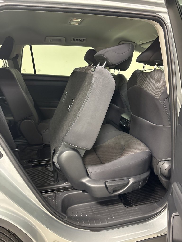 Used 2023 Toyota Highlander L image 40