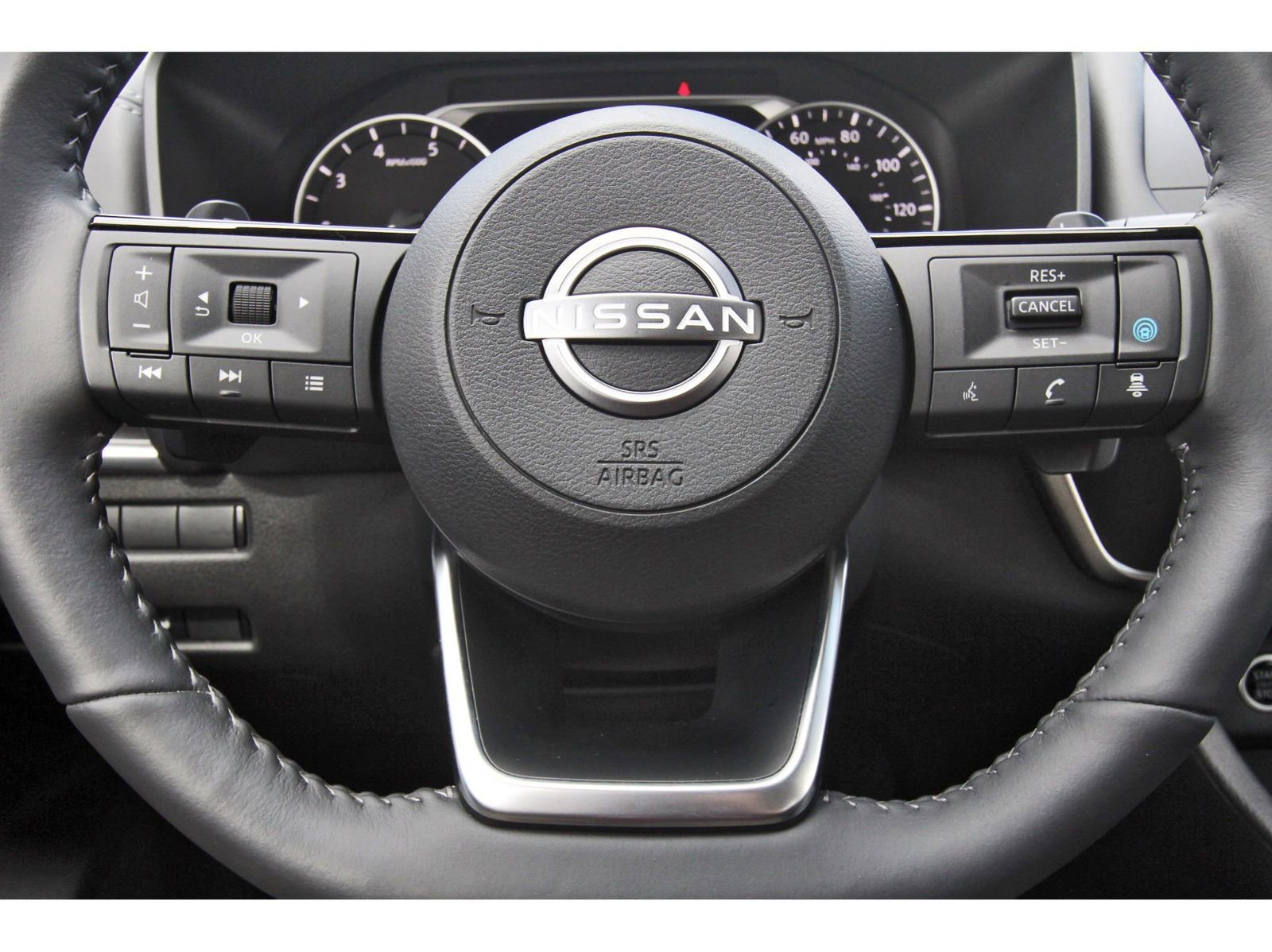 Used 2023 Nissan Rogue SV w/ SV Premium B Package image 17