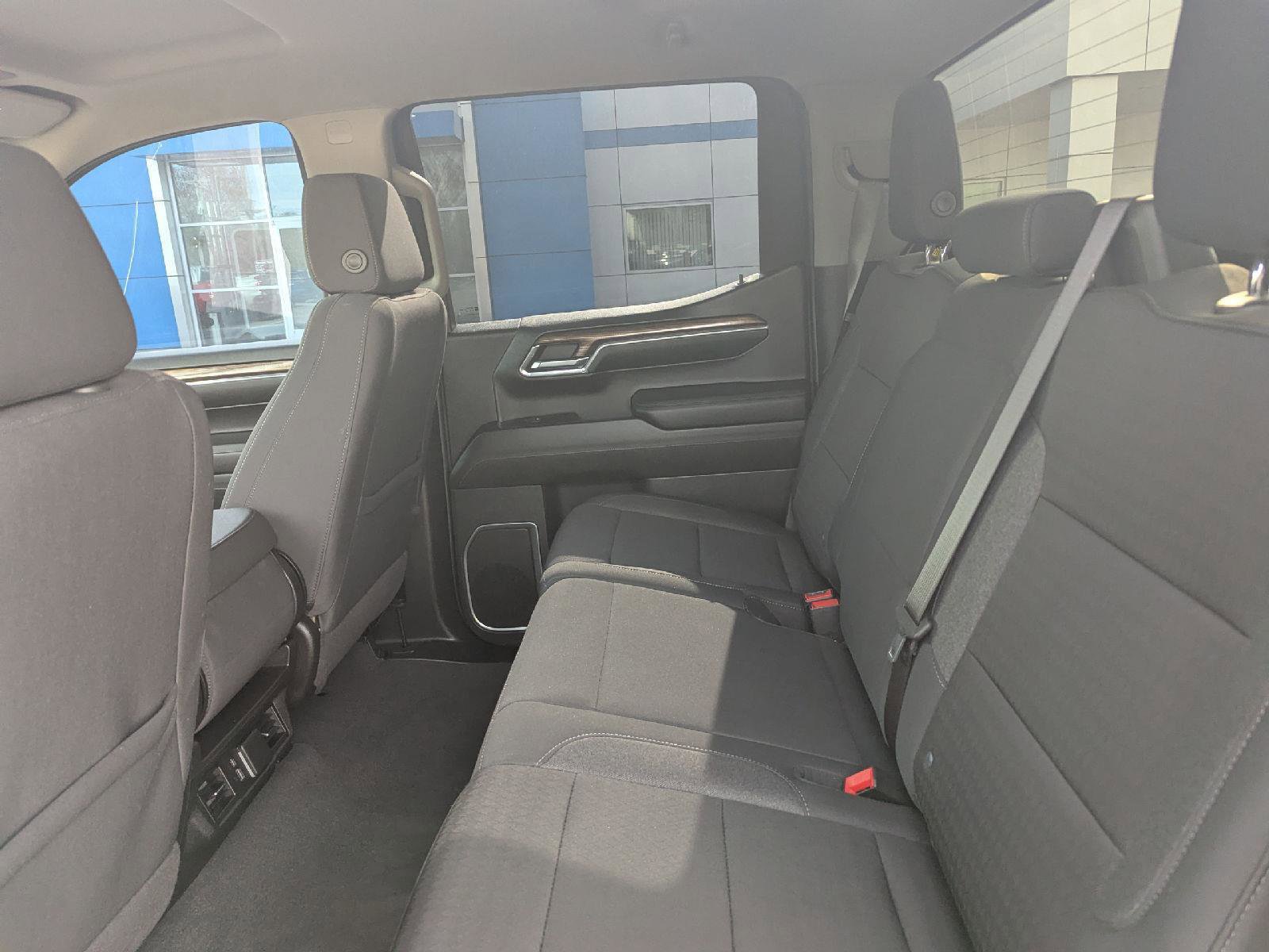 Used 2024 Chevrolet Silverado 1500 LT image 15