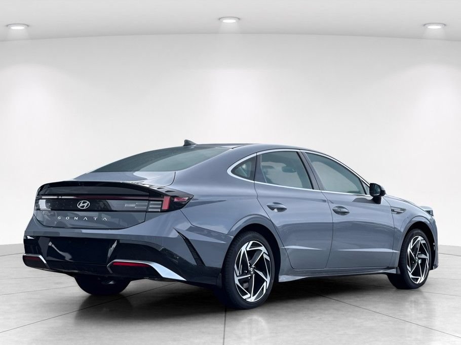 New 2026 Hyundai Sonata SEL FWD image 4