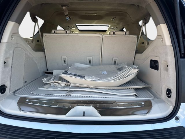 New 2026 Cadillac Escalade ESV Platinum Sport w/ LPO, ONYX Package AWD/4WD image 5