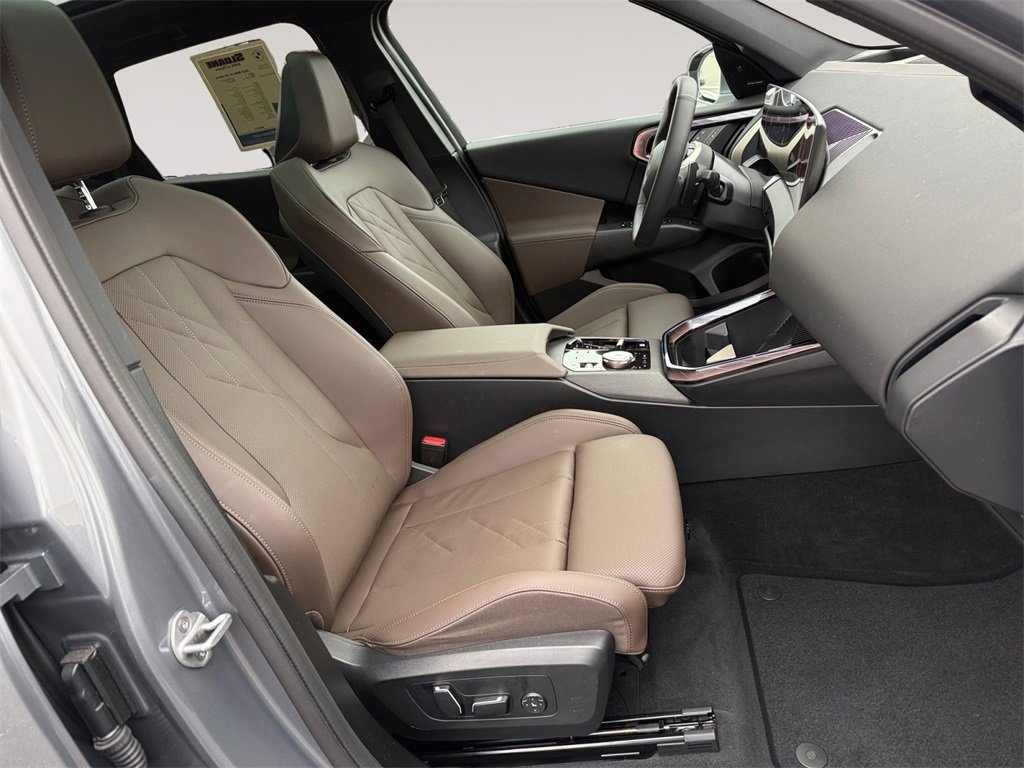 Used 2025 BMW X3 xDrive30i w/ Premium Package image 15