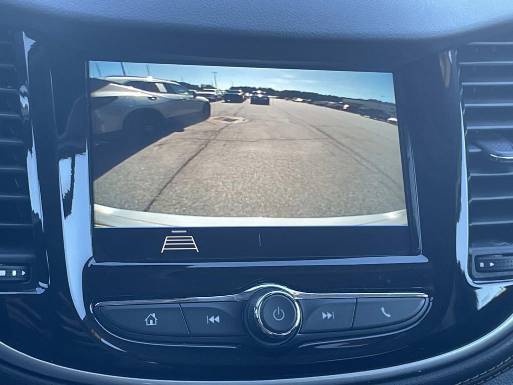 Used 2019 Chevrolet Trax LT w/ LT Convenience Package image 17