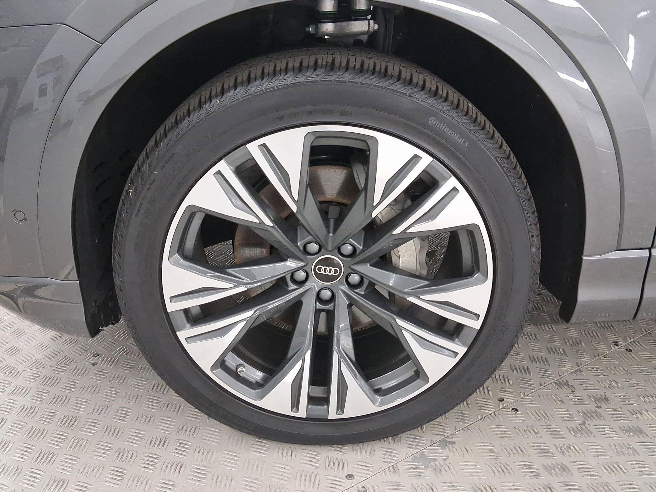 New 2025 Audi Q8 Premium image 11