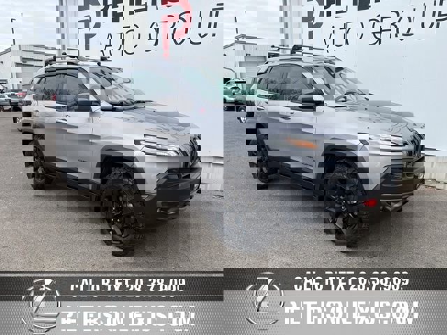 Used 2018 Jeep Cherokee Trailhawk w/ Comfort/Convenience Group image 2