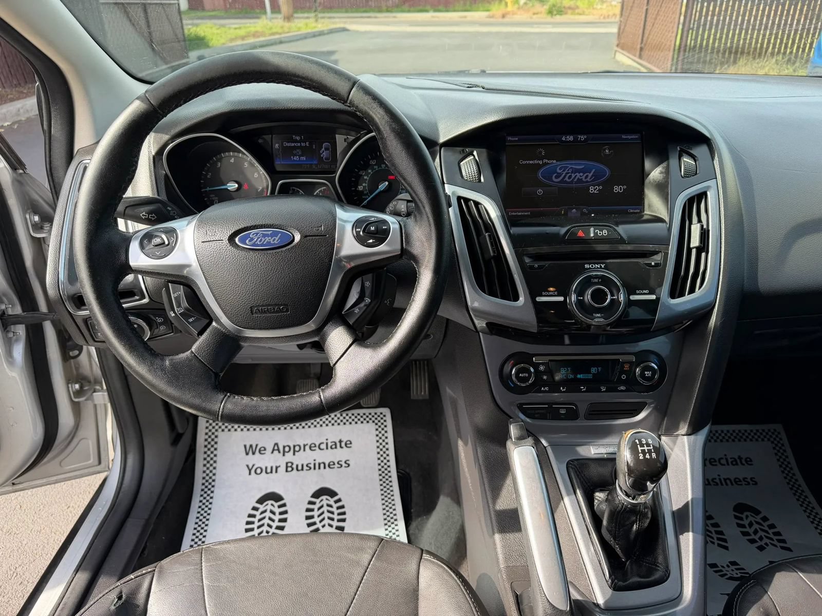 Used 2013 Ford Focus Titanium w/ Titanium Handling Pkg FWD image 17