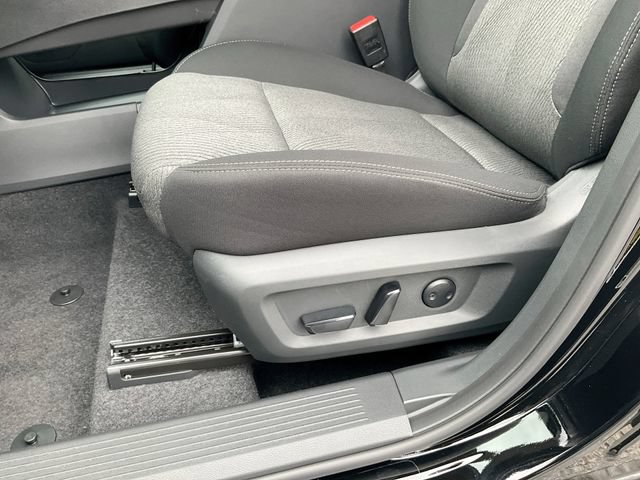 New 2026 Nissan Rogue SV w/ Cold Weather Package AWD/4WD image 28