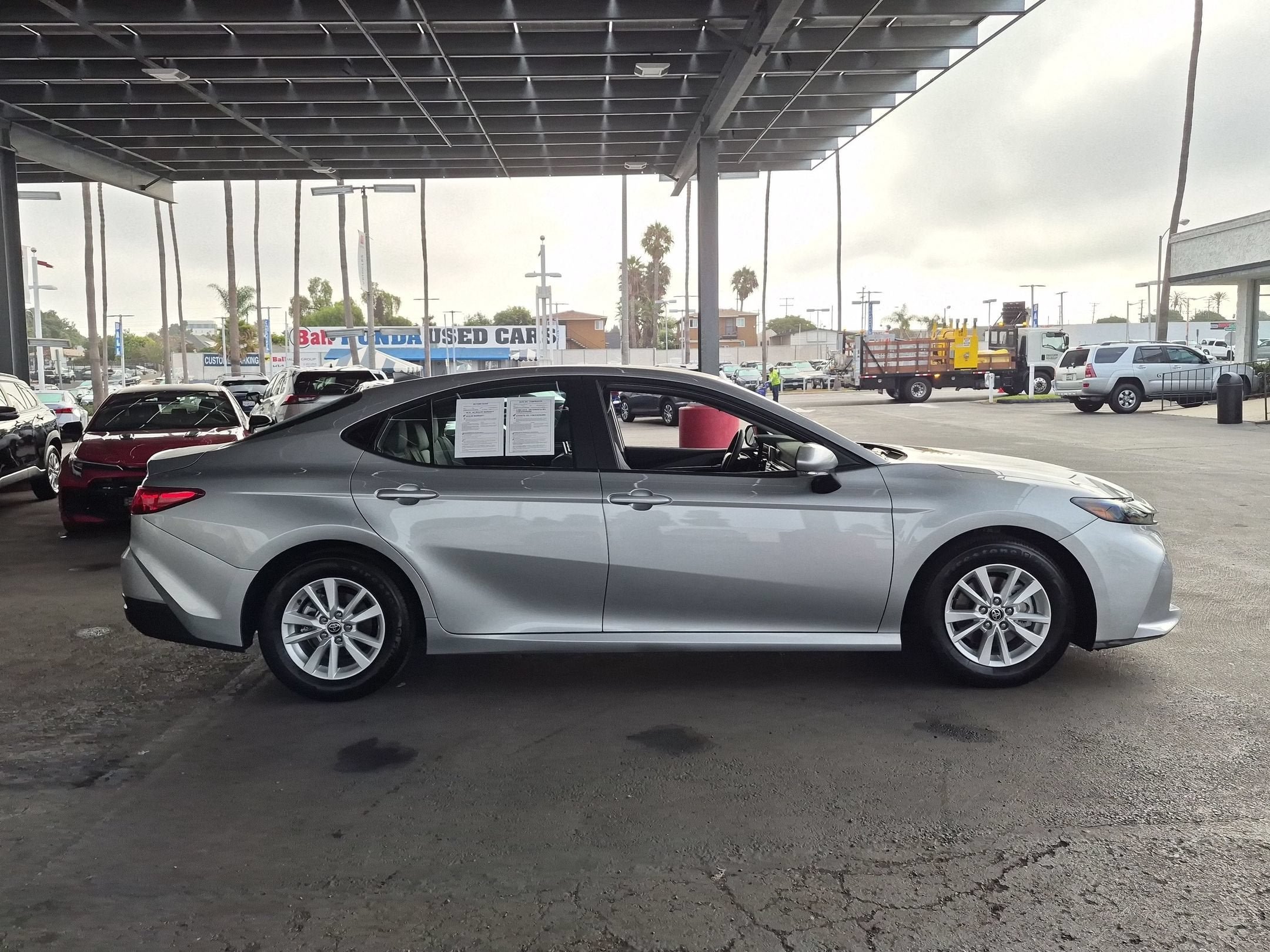 Used 2025 Toyota Camry LE FWD image 5