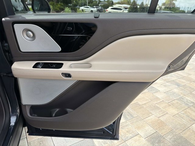 Certified 2022 Lincoln Aviator Reserve w/ Equipment Group 201A image 22