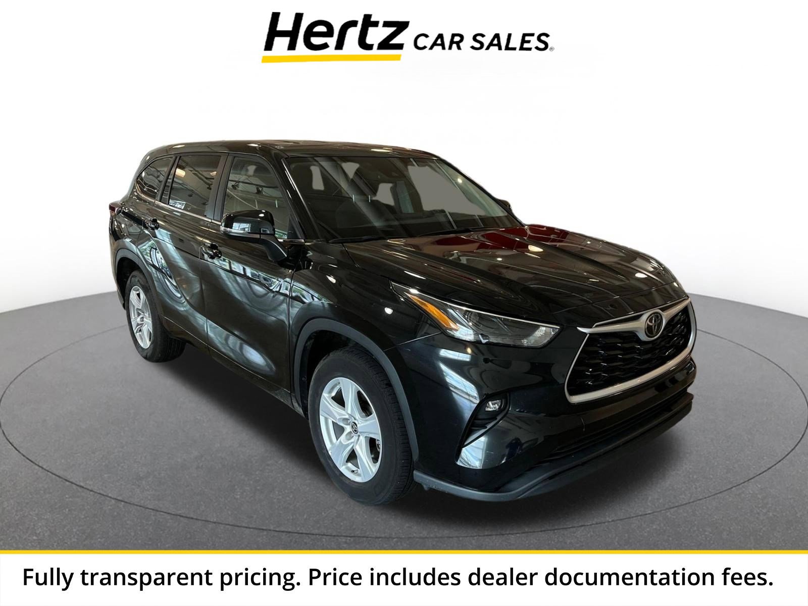 Used 2025 Toyota Highlander LE FWD image 1