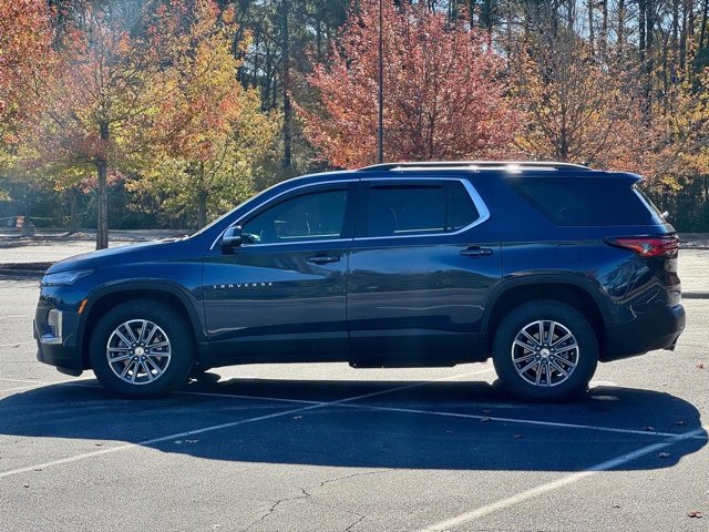 Used 2023 Chevrolet Traverse LT image 3