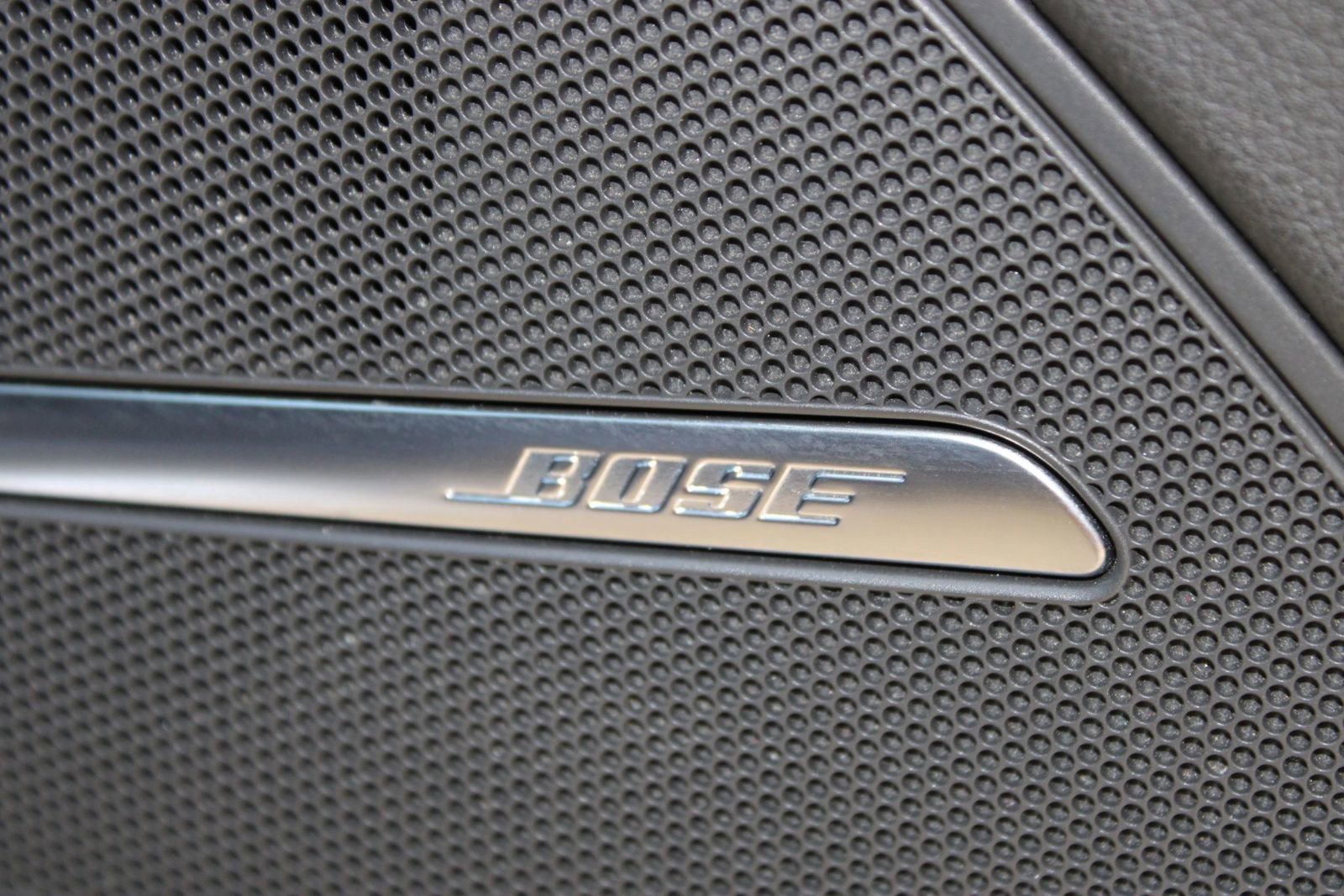 Used 2013 Audi A8 3.0T w/ Driver Assistance Pkg image 24