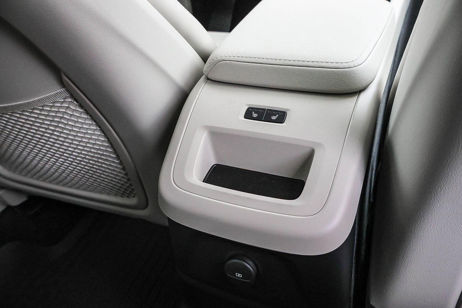 New 2026 Volvo XC60 T8 Ultra w/ Climate Package image 22