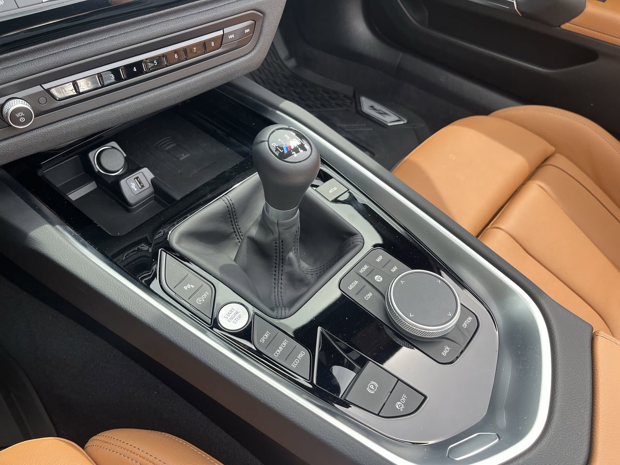 Certified 2025 BMW Z4 M40i w/ Edition RWD image 28