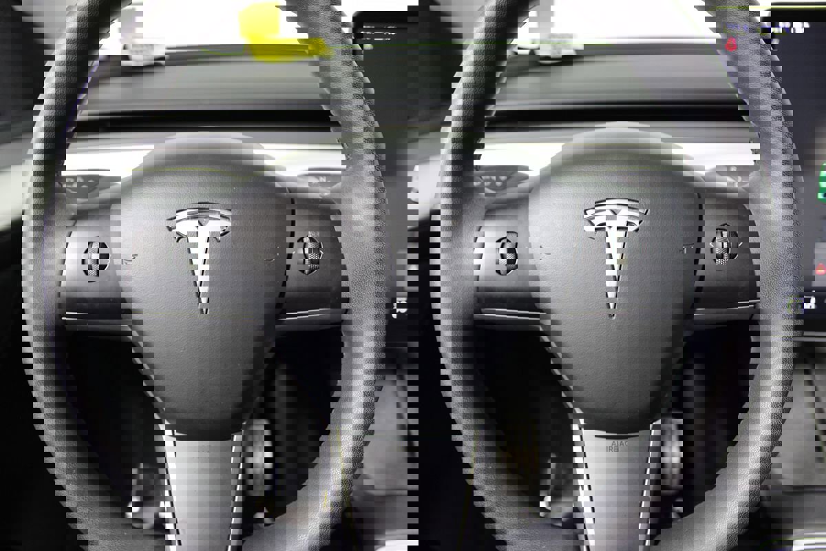 Used 2022 Tesla Model Y Performance image 14