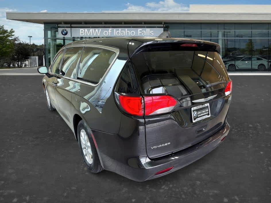 Used 2023 Chrysler Voyager LX FWD image 4