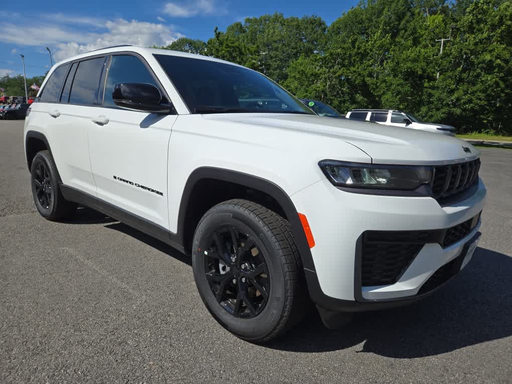 New 2026 Jeep Grand Cherokee Altitude AWD/4WD image 2