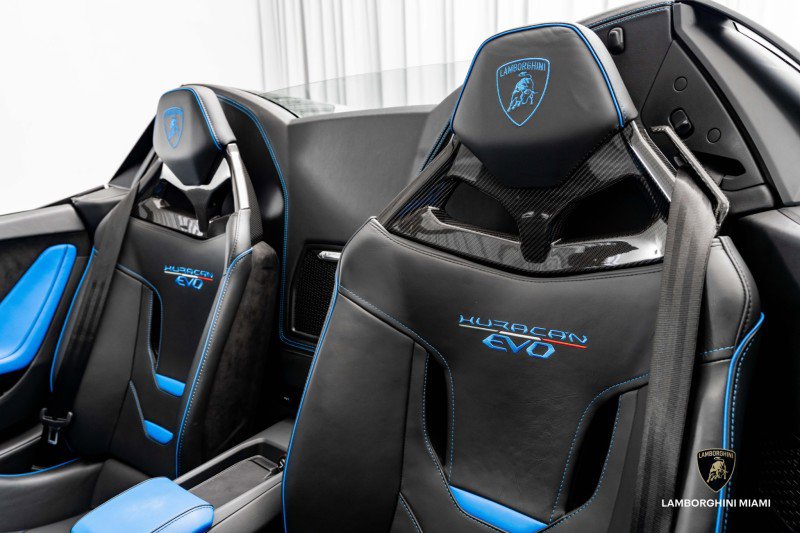 Used 2022 Lamborghini Huracan EVO image 34