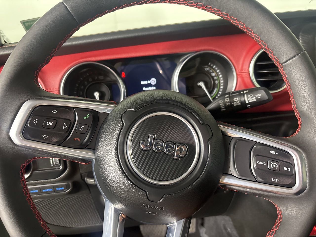 Used 2023 Jeep Wrangler Unlimited Rubicon 4xe AWD/4WD image 10