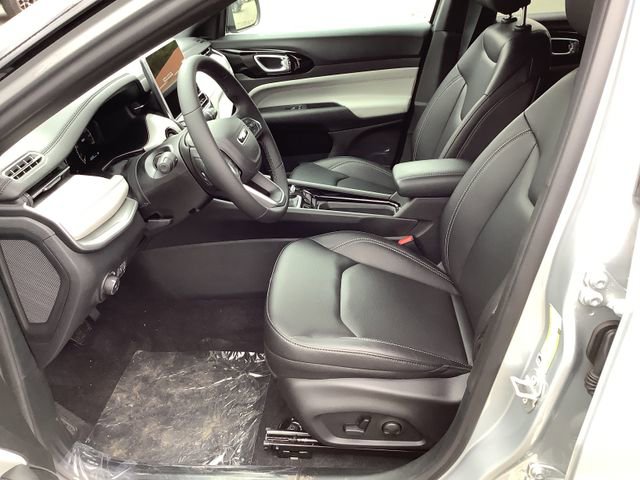 New 2026 Jeep Compass Limited w/ Sun, Sound & Navigation Group AWD/4WD image 9