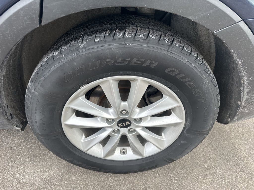 Used 2019 Kia Sorento LX image 38