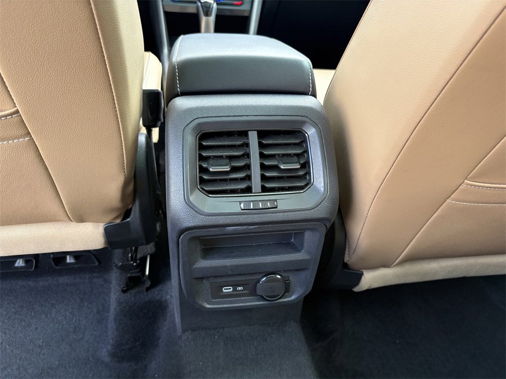 Used 2022 Volkswagen Tiguan SE image 27