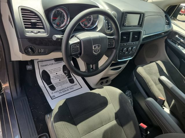 Used 2020 Dodge Grand Caravan SE w/ UConnect Hands-Free Group FWD image 15