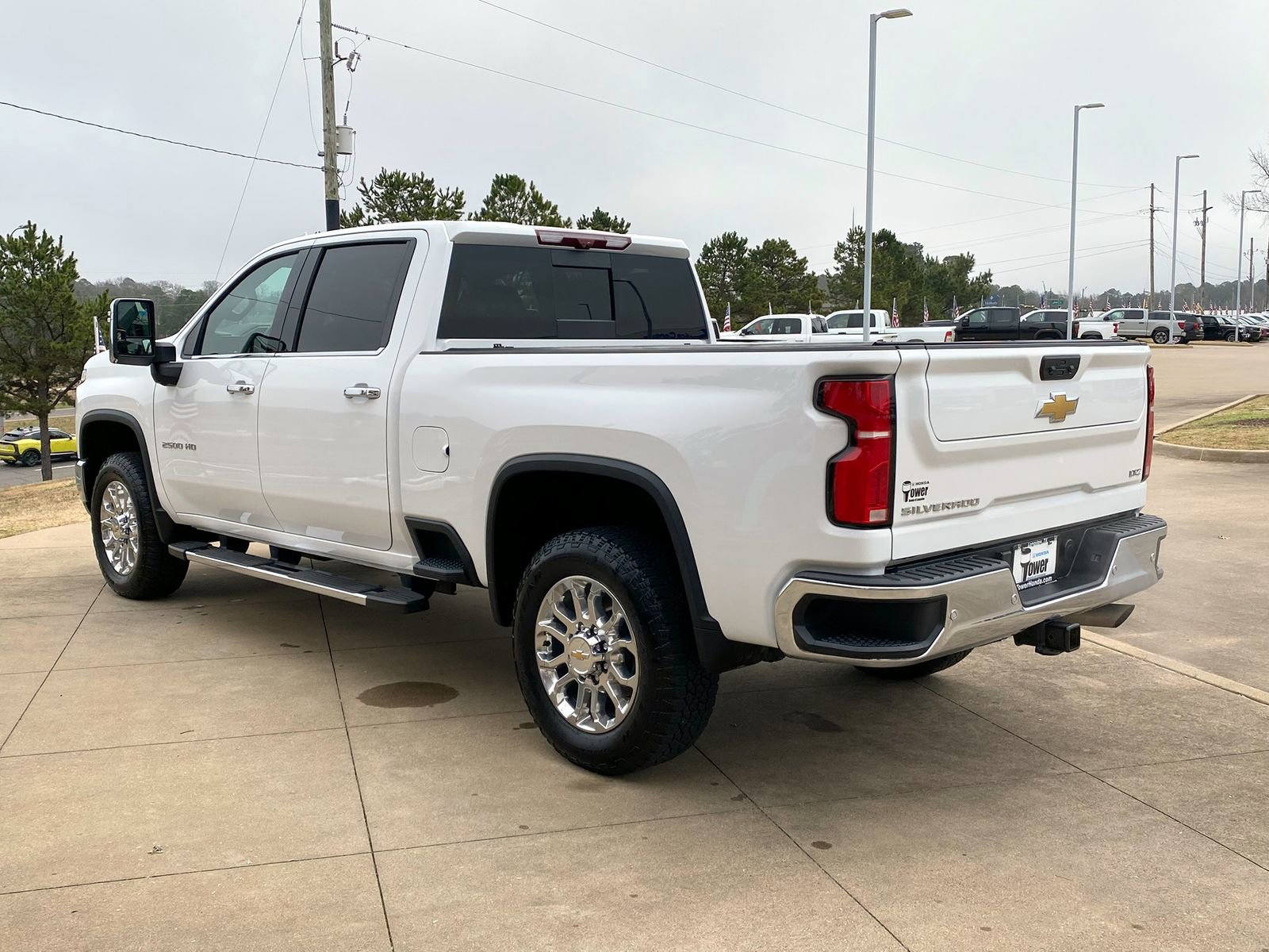 Used 2025 Chevrolet Silverado 2500 LTZ w/ LTZ Premium Package image 4