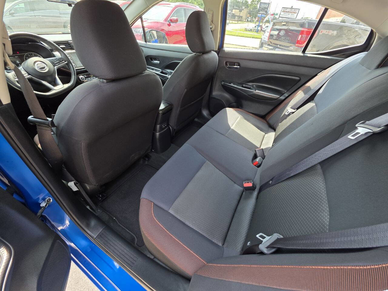 Used 2021 Nissan Versa SR w/ Convenience Package image 11