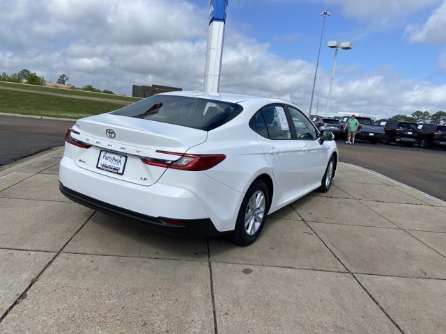 Used 2025 Toyota Camry LE image 10