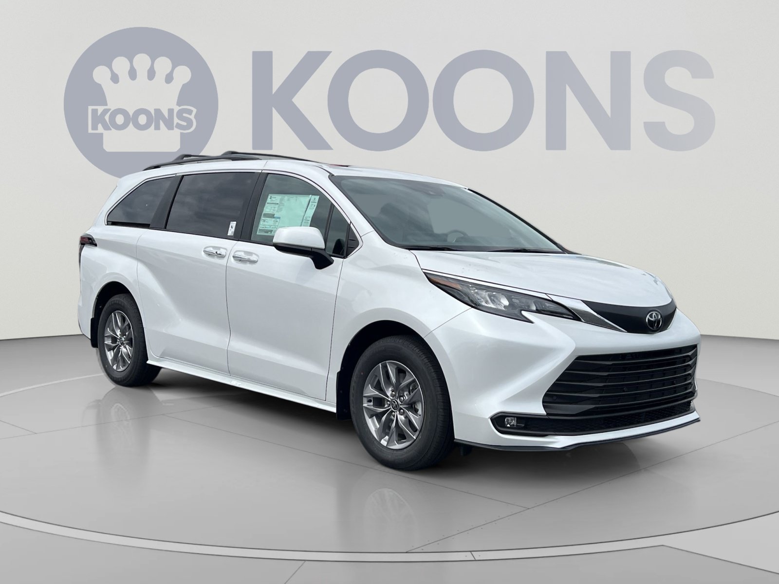 New 2026 Toyota Sienna XLE FWD image 10