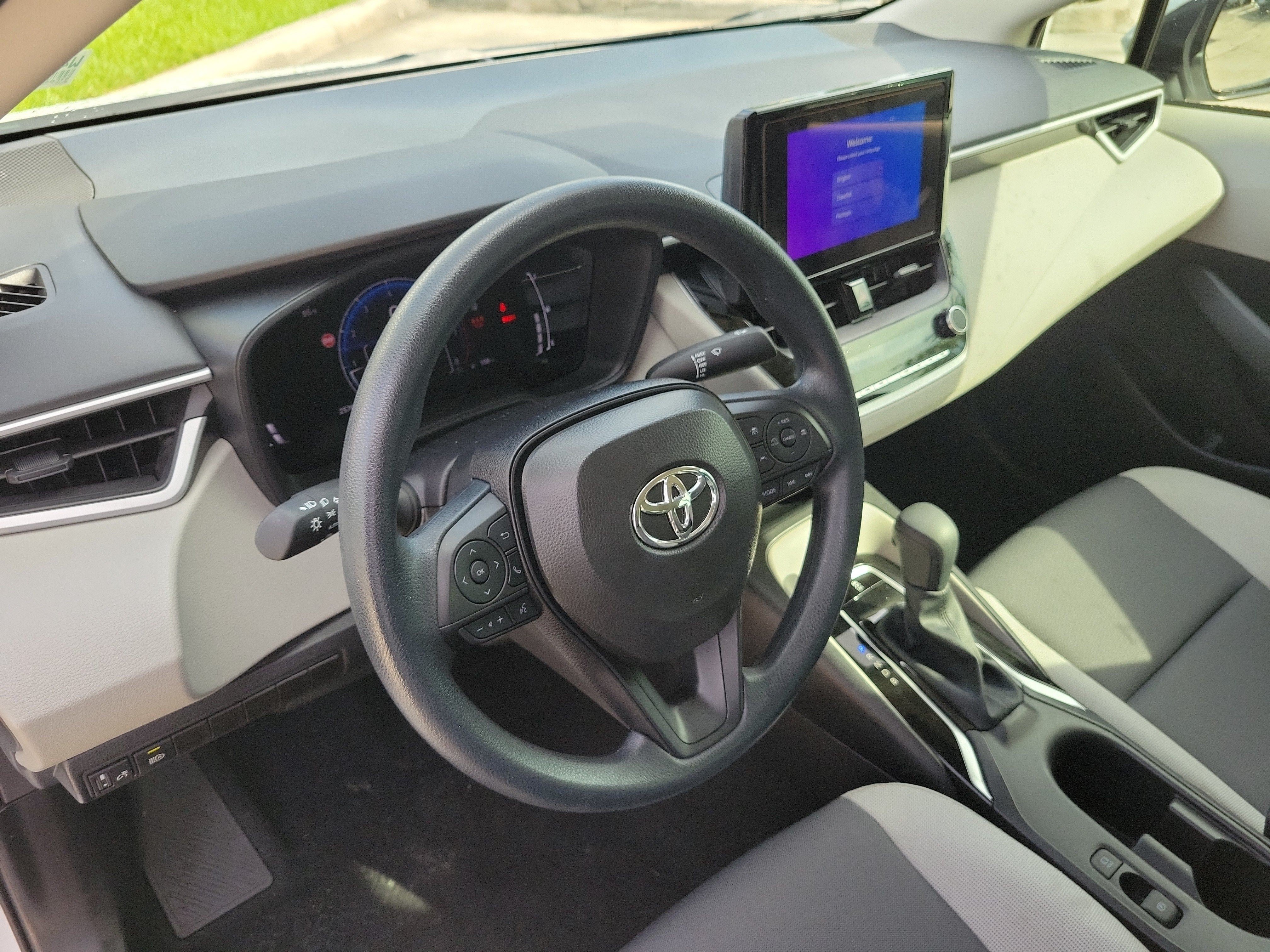 Used 2026 Toyota Corolla LE FWD image 24
