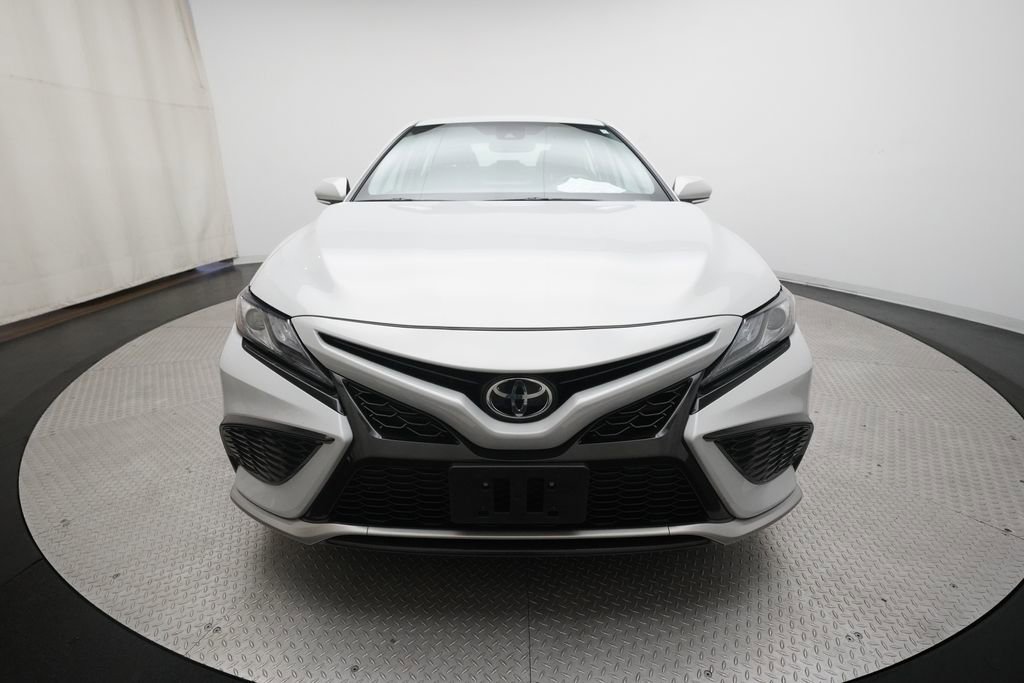 Used 2024 Toyota Camry XSE FWD image 11