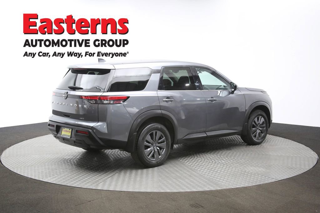 Used 2024 Nissan Pathfinder S image 41