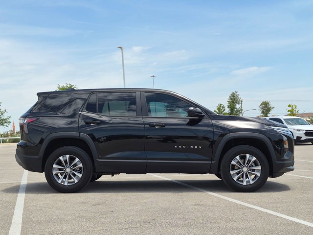 Used 2026 Chevrolet Equinox LT w/ Safety and Technology Package FWD image 4
