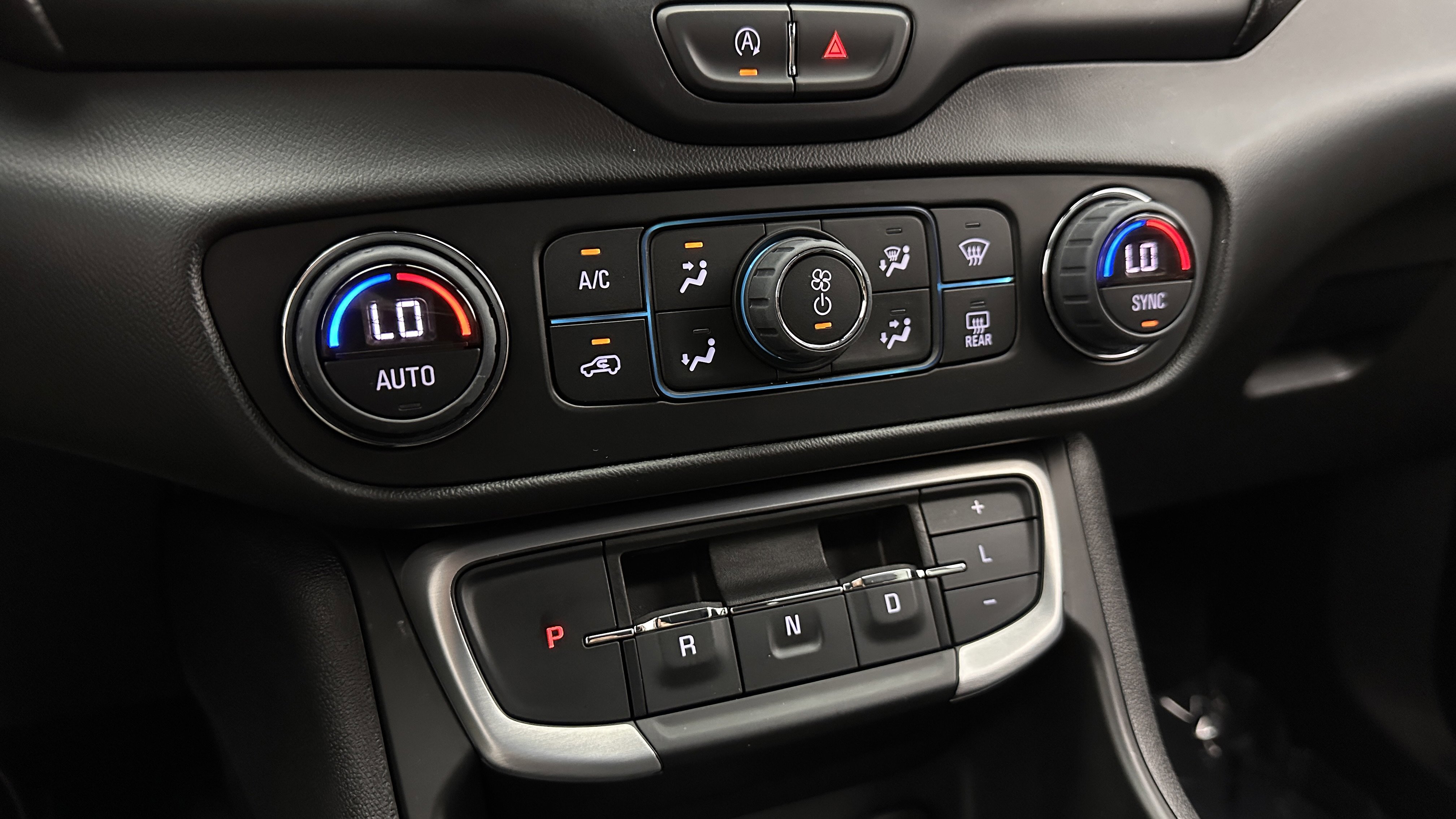 Used 2022 GMC Terrain SLT image 18