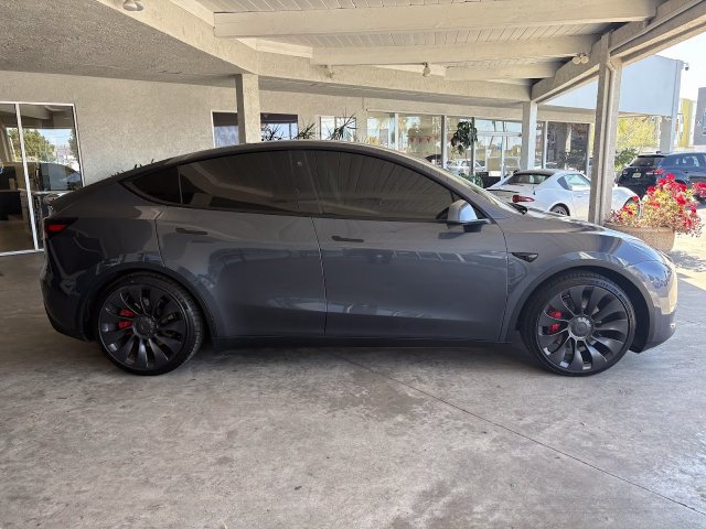 Used 2022 Tesla Model Y Performance AWD/4WD image 2