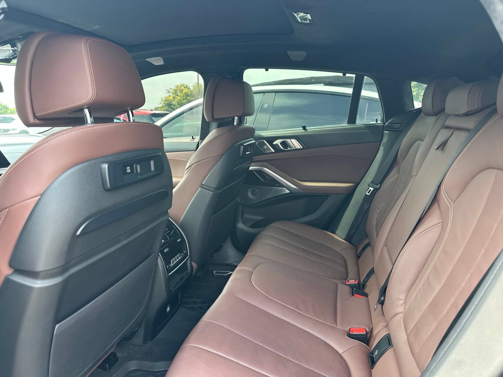 Used 2021 BMW X6 M50i w/ Executive Package AWD/4WD image 9
