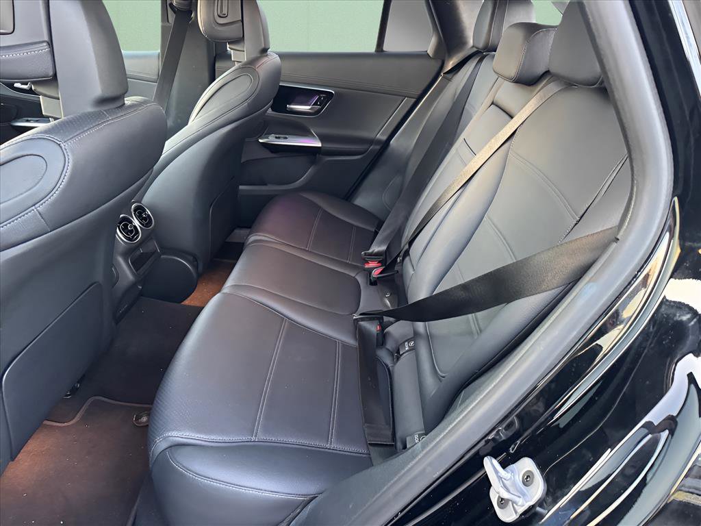 Used 2024 Mercedes-Benz GLC 300 4MATIC image 12