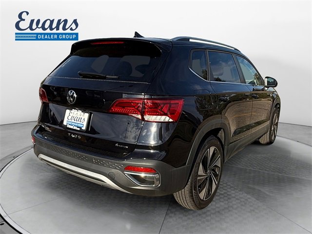 Certified 2024 Volkswagen Taos SE w/ Panoramic Sunroof Package image 5
