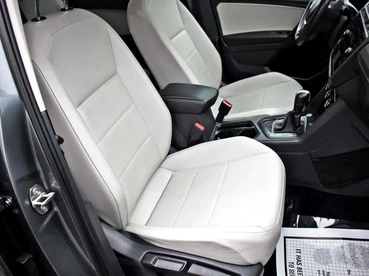 Used 2021 Volkswagen Tiguan SEL FWD image 36