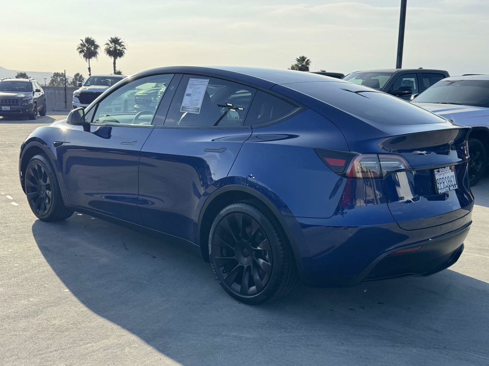Used 2024 Tesla Model Y Long Range RWD image 4