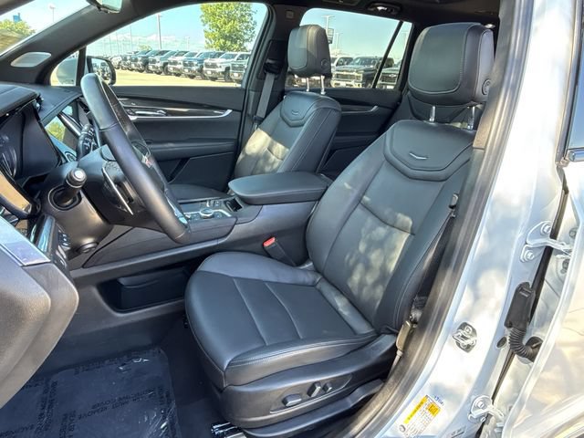 Used 2025 Cadillac XT6 Sport w/ Technology Package AWD/4WD image 26
