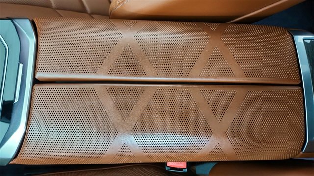 Used 2023 BMW i7 xDrive60 image 51